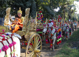 Initiation Ceremony Procession
Ox Carts
Shin Pyu (Novice Monk Initiation Ceremony)
Sagaing, Myanmar