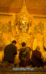 Mahamuni Buddha Image
Mahamuni Pagoda
Mandalay, Myanmar