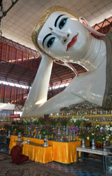 Reclining Buddha at Chaukhtatgyi Pagoda