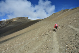 Approaching Kang La (17,400 ft)