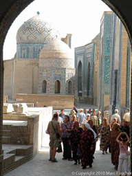 Pilgrims at Shah-i-Zinda

Samarkand